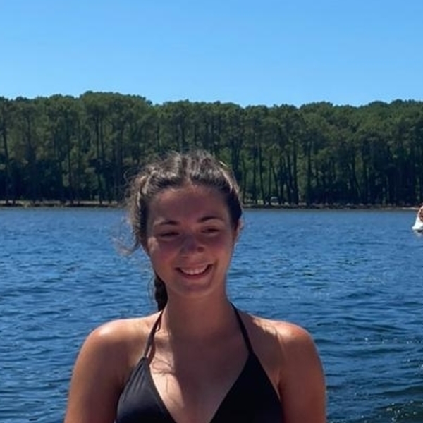 Jade - Prof de physique - chimie - Pessac