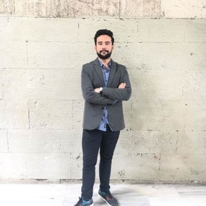 Ali - Edebiyat öğretmeni - İstanbul