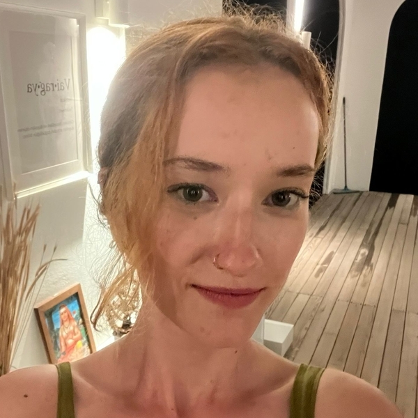 Buse - İngilizce öğretmeni - İzmir