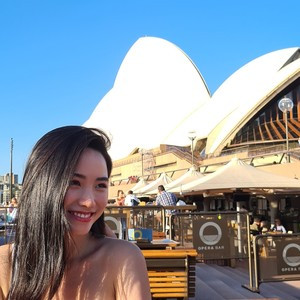 Holly - Chinese teacher - Rhodes