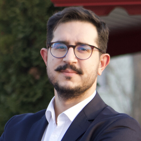 Timur - Piyano öğretmeni - 