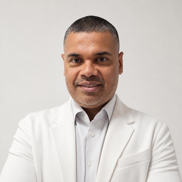 Cosmo Luiz - Professor de Finanças - 