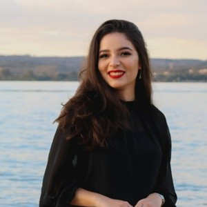 Natália - Professor de direito civil - Brasília