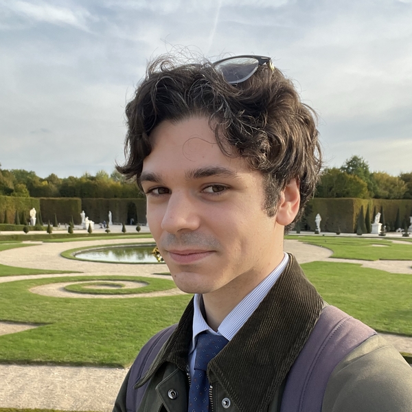 Emile - Prof de droit public - Boulogne-Billancourt