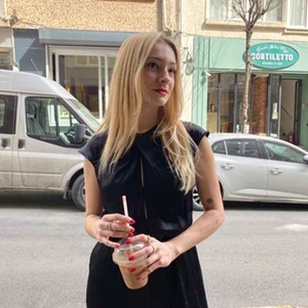 Melissa - Okuma öğretmeni - İstanbul
