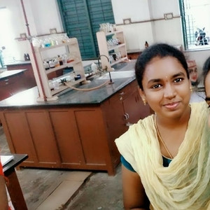 Divya - Chemistry tutor - Penamaluru