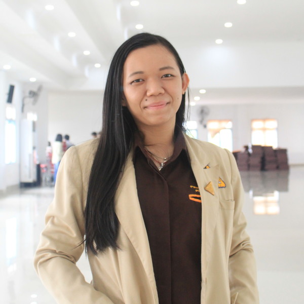 Silvia - Guru ilmu komputer dasar - Kecamatan Jambi Timur