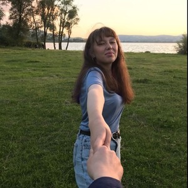 Esma - Dilbilgisi öğretmeni - Bolu