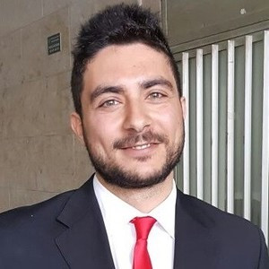 Marco - Insegnante di fisica nucleare - Palermo