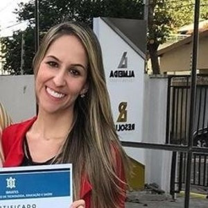 Raphaella - Prof de relaxamento - Itararé