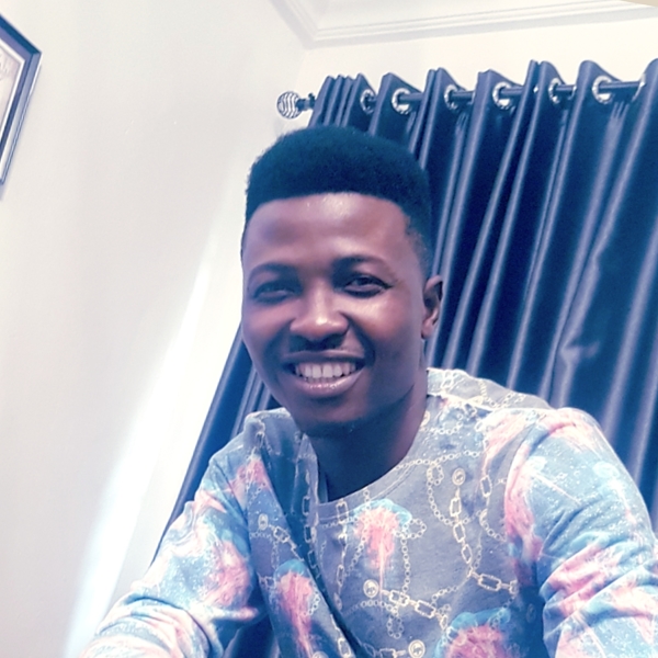 Akinbiyi - Singing tutor - Pakuro