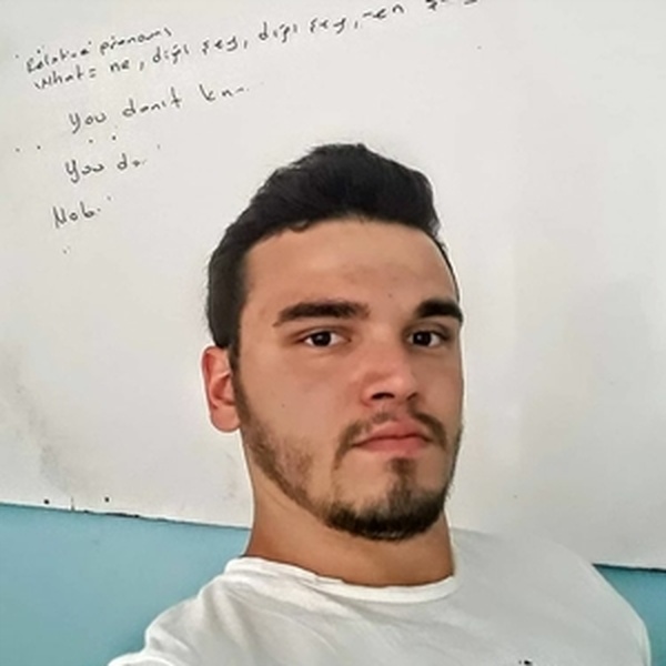 Tarık - İngilizce öğretmeni - 