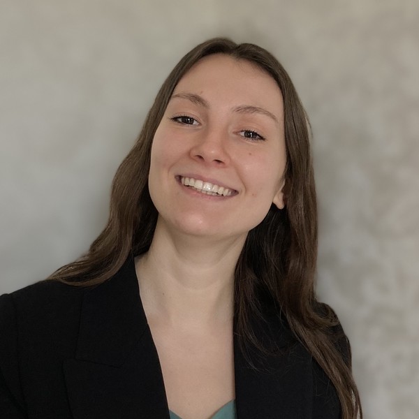 Laura - Prof de maths - Dunkerque