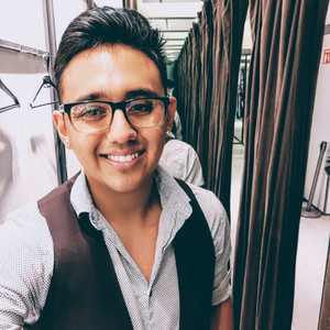 Edgar - Profesor de filosofía - León