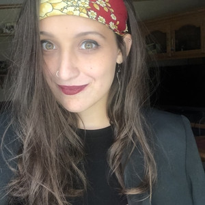 Allison - Profesor de diseño de vestuario - València
