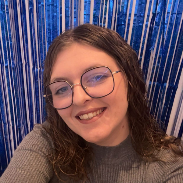 Loreena - Prof de guitare - Corbeny