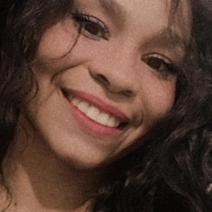Karoline - Prof de biologia - Nossa Senhora da Penha