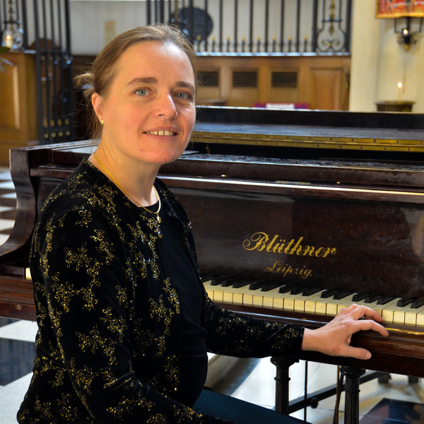Gisela - Singing tutor - London