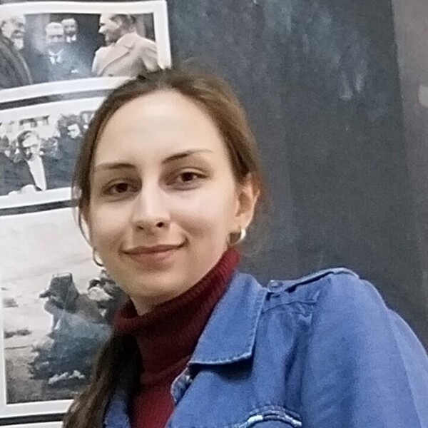 İrem - Türkçe öğretmeni - 