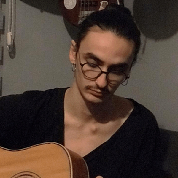 Berk - Gitar öğretmeni - Eskişehir