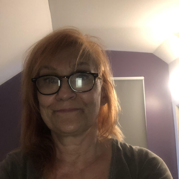 Holly - English tutor - London