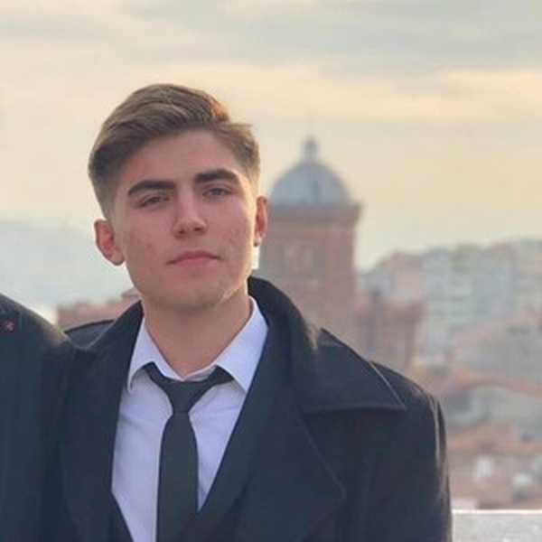 Ali - İngilizce öğretmeni - Kapaklı