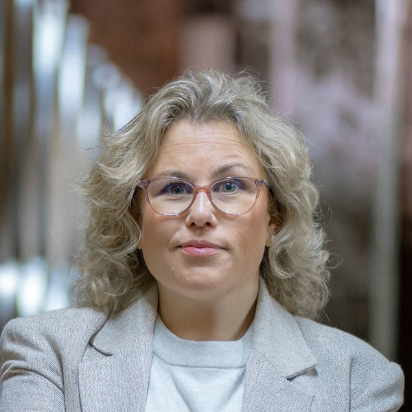 Lucy - Prof d'anglais - Saint-Fort-sur-le-Né