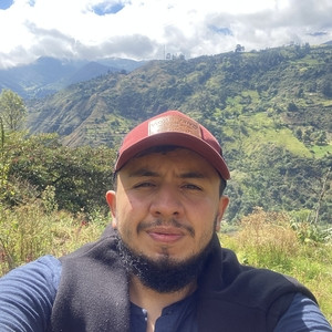 Camilo - profesor de biología - Bogotá