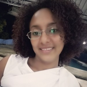 HELENE - Prof de marketing - Manaus