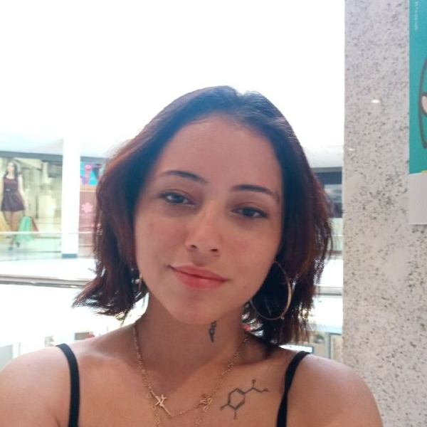Luciana - Professor de química - 