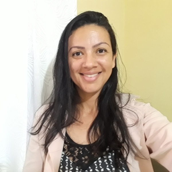Renata - Professor de Gramática - Pouso Alegre