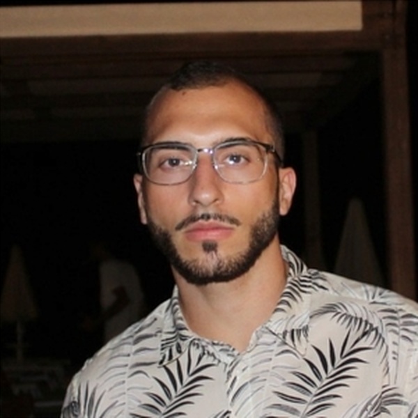 Luca - Insegnante di informatica per debuttanti - Milano
