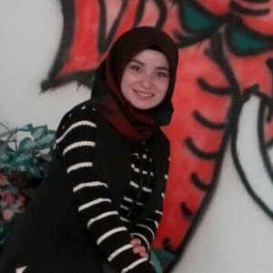 Gamze - Tarih öğretmeni - 