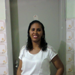 Paola - Professor de redação - Contagem