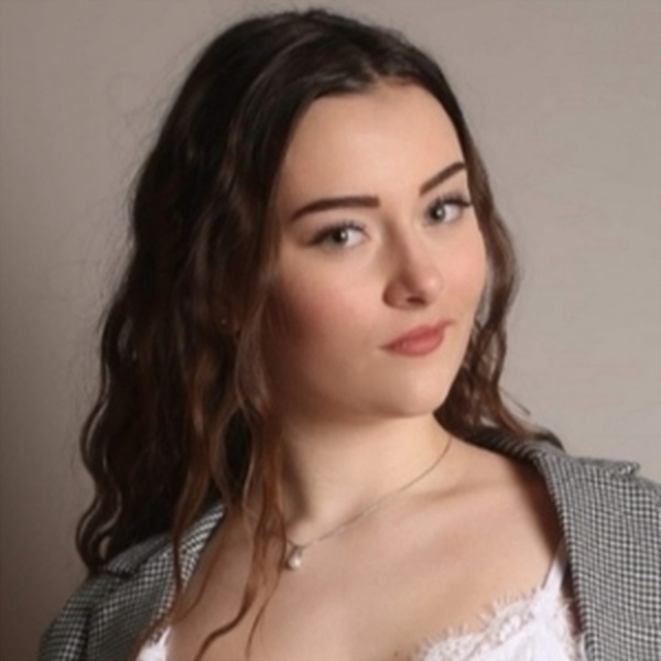 Manon - Prof d'aide aux devoirs - Courances