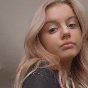 Izzy - English tutor - Ellesmere Port