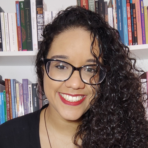 Emily - Professor de interpretação de texto - Salvador