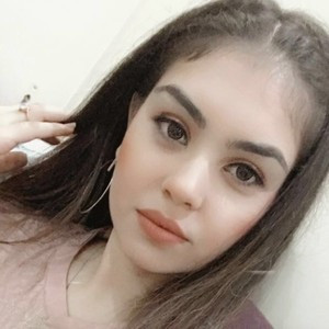 Sharlin - Biology tutor - Wakefield