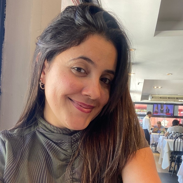 Carla - Professor de português para estrangeiros - 