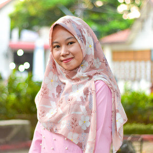 Ardiya - Guru ekonomi - Kecamatan Semarang Timur
