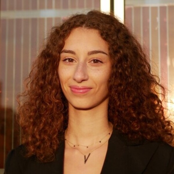 Youmna - Prof d'arabe - Basel
