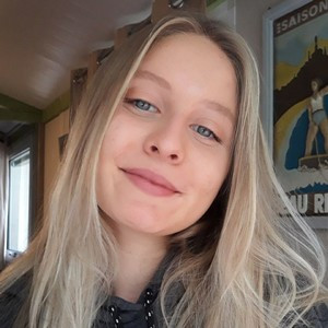 Vlada - Prof d'aide aux devoirs - Orange