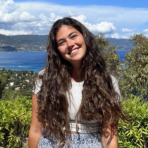 Léa - Prof de néerlandais - Forest