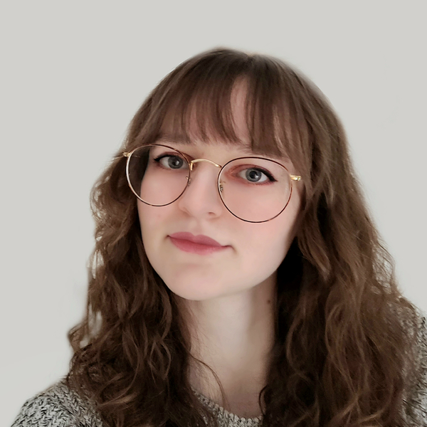 Julie - Prof de SVT - Barr