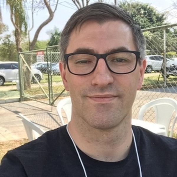 Daniel - Professor de Linguagens de Programação - 