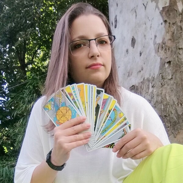 Cinthia - Profe de tarot - Belén de Escobar
