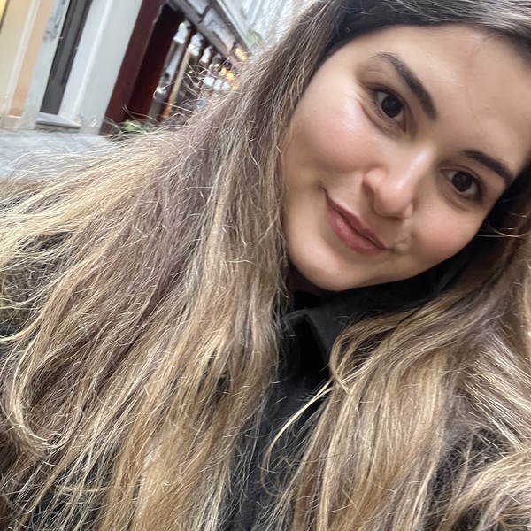 Büsra - Englischlehrerin - Wien