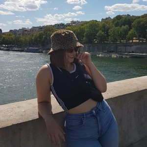 Andrea - Prof d'expression orale - français - Osny