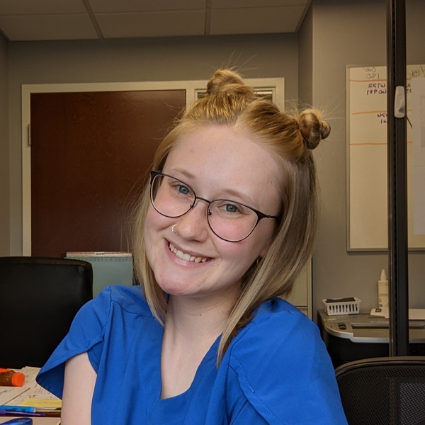Victoria - English tutor - Emmaus