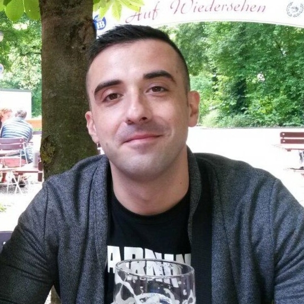Alessandro - Insegnante di latino - Roma